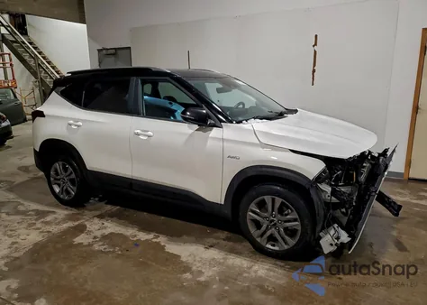 2023 Kia Seltos S из США, поврежденный, VIN KNDEUCAA9P7420053